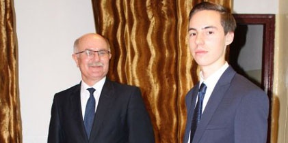 Otrzymał stypendium za osiągnięcia naukowe
