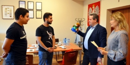 Zagraniczni wolontariusze w rogoźnickiej szkole